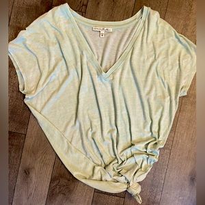 EXPRESS Women’s Blousy Tee